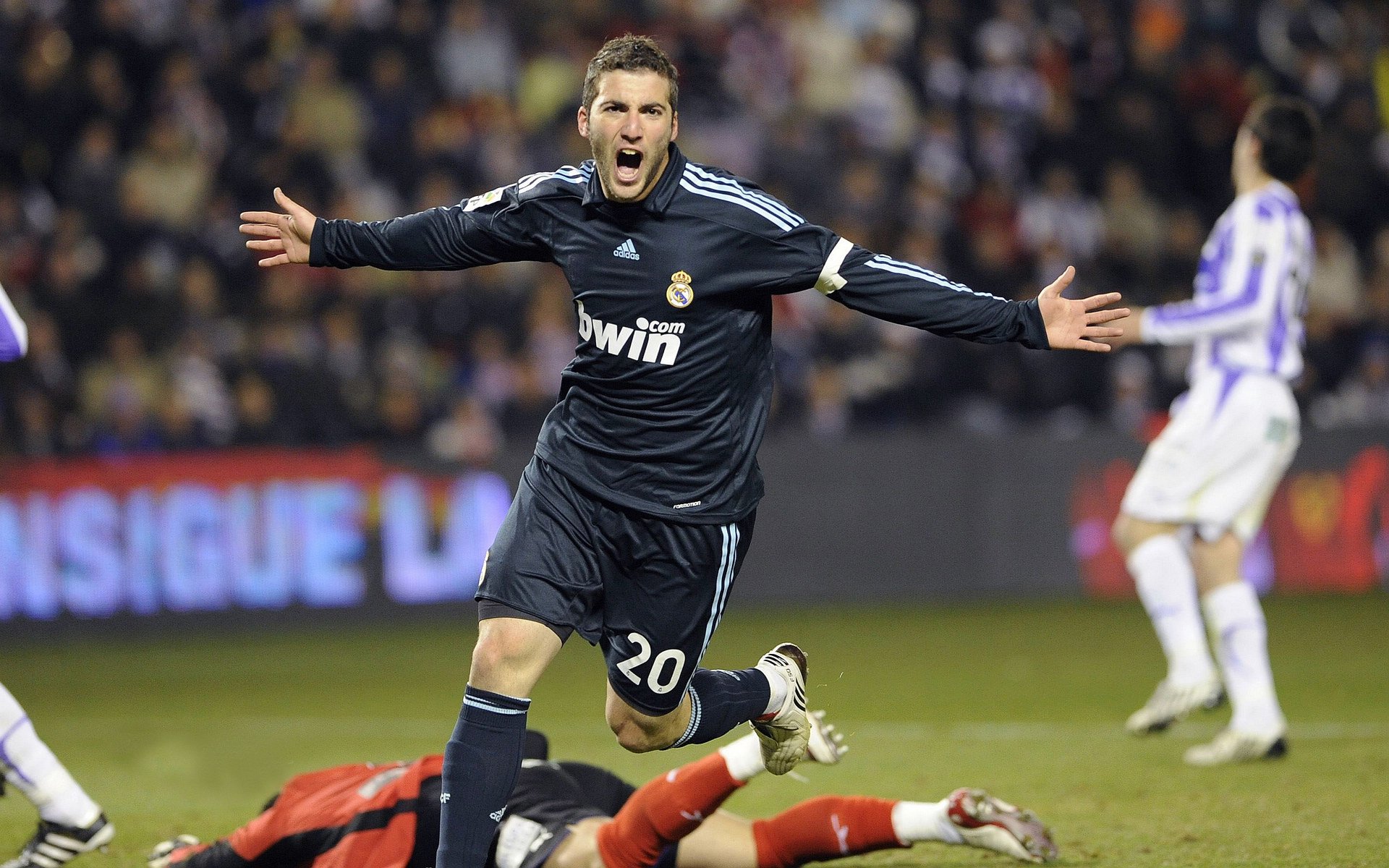 卢卡斯·梅尔滕斯冲刺阶段咬牙坚持,卢卡斯梅尔步枪